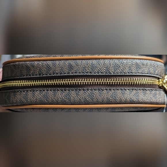 NWT Michael Kors Jet Set Charm small oval camera crossbody brown/acorn gold hw - Picture 9 of 10